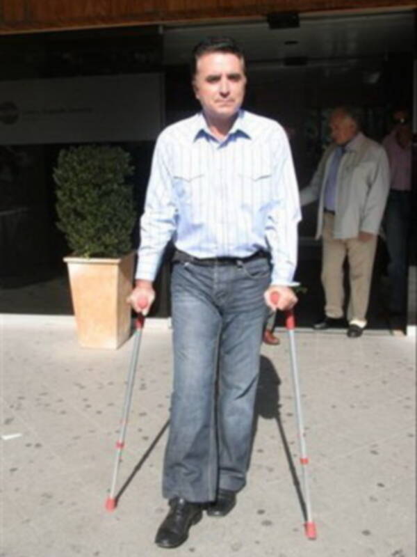 Ortega Cano dado de alta con muletas 