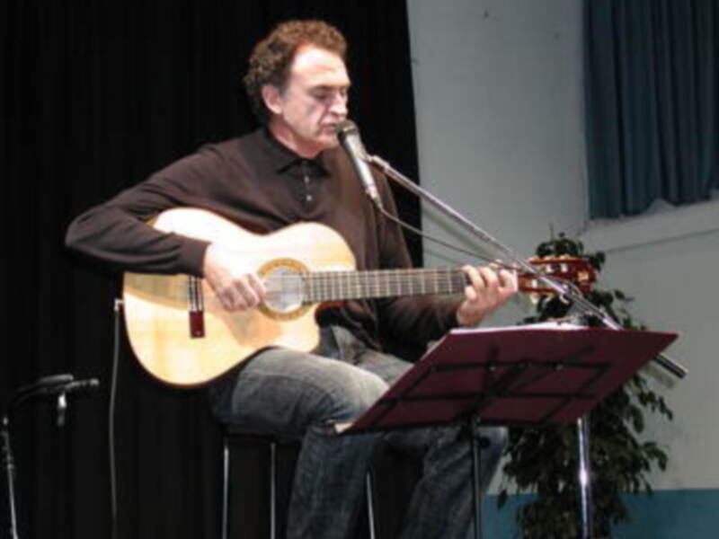 Gines: Ángel Corpa puso voz y música a poemas clásicos