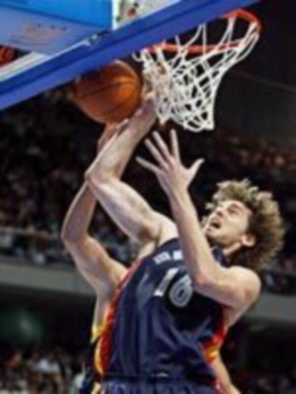 Pau Gasol y José Manuel Calderón, entre los nominados a Mejor Jugador Europeo de 2007
