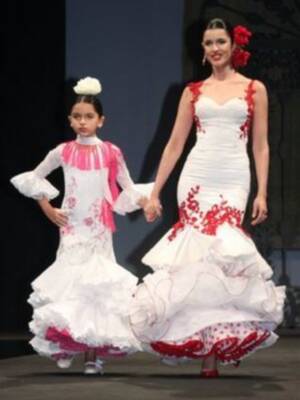 BLANCA ROMERO DEBUTA CON SU HIJA LUCÍA EN LAS PASARELAS