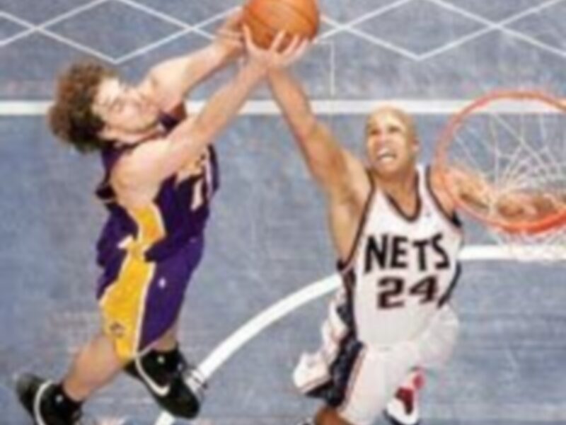 Espectacular debut de Pau Gasol con los Lakers