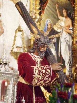 Sigue el Quinario en Los Gitanos, San Juan Evangelista, fiel compañía de la Stma. Virgen de las Angustias, las pinturas de Cejas destacan. Hoy tras el Quinario Solemne Procesión Clautral con el Santísimo Sacramento.