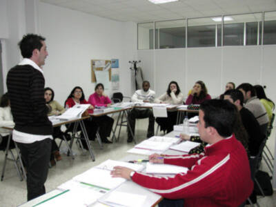 Sesenta desempleados participan en cursos de Formación Profesional Ocupacional en Gines