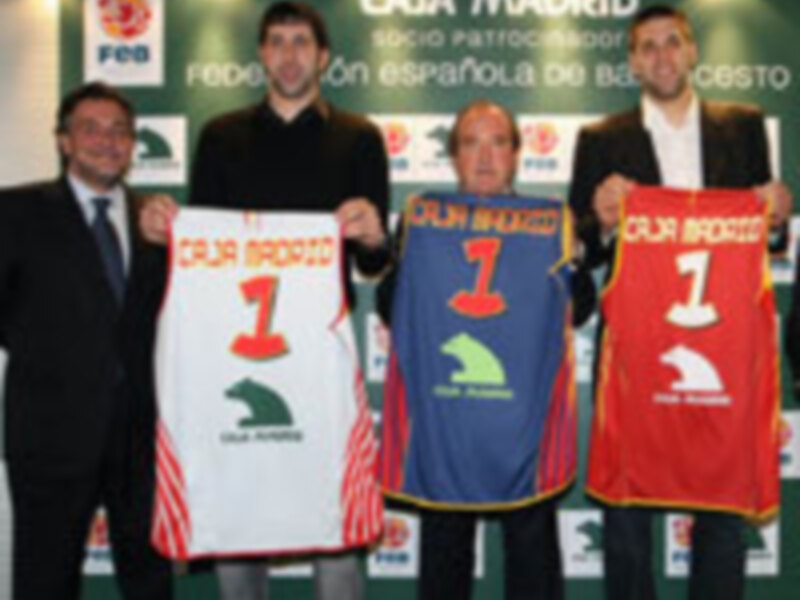 Caja Madrid y la FEB rubrican su acuerdo de patrocinio