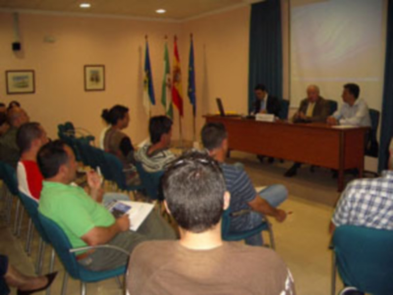 ALCOPROMI de Chipiona celebra jornada formativa con la colaboración de empresarios provinciales y ayuntamiento.