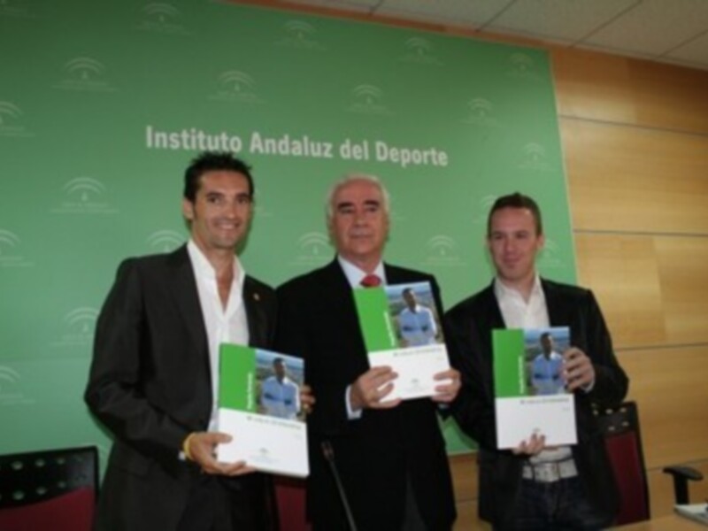 Luciano Alonso destaca a 'Paquillo' Fernández como un referente humano y deportivo para los jóvenes andaluces 