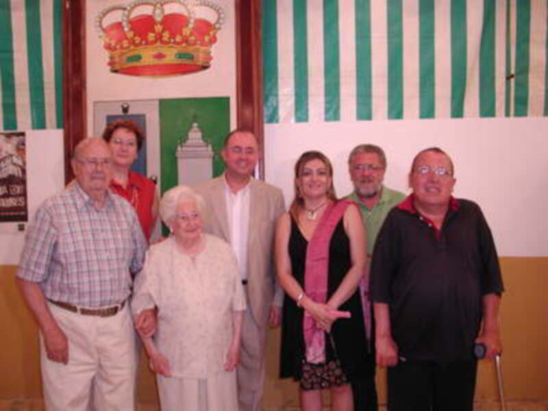 Gines: el Ayuntamiento rinde homenaje a los más mayores del Centro de Día