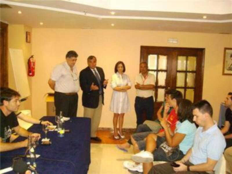 El III Master de Periodismo Deportivo celebra una mesa redonda en San Fernando con los principales medios acreditados con la Selección Española de Baloncesto