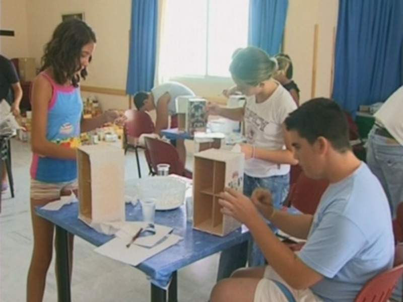 Los jóvenes de Gines participan en el programa "Refréscate en Verano"