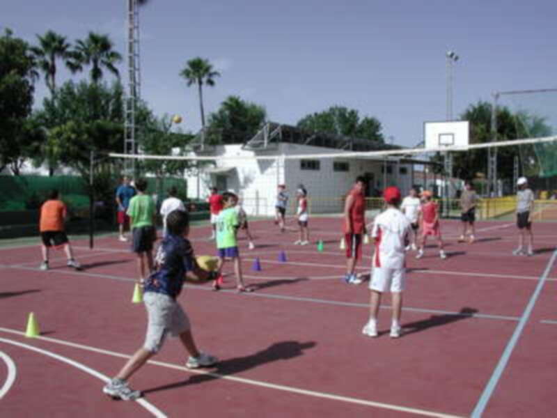 La Escuela Polideportiva de Verano de Gines continúa en agosto