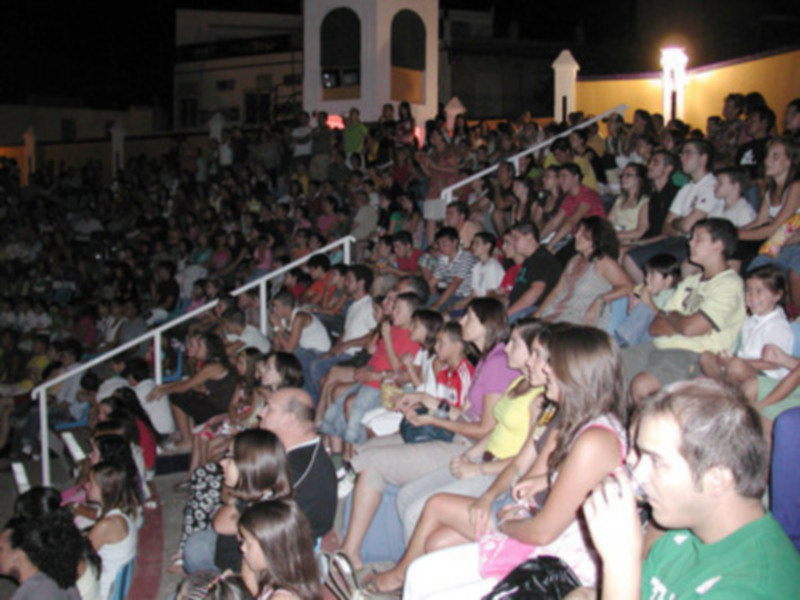 Lleno absoluto en el Auditorio Municipal para presenciar la participación de Gines en "El Grand Prix del Verano"