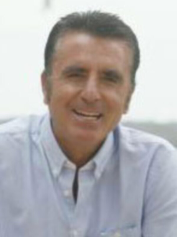 José Ortega Cano en la corrida que ofrece Canal Sur TV ha cortado 4 orejas y el rabo. CORRIDA HOMENAJE AL ARTE 