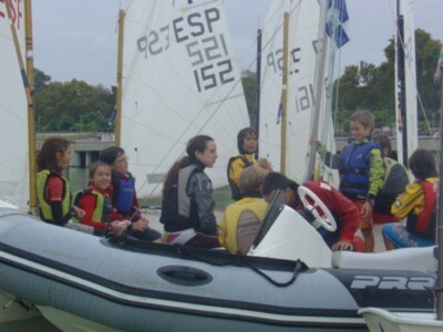 El Trofeo Club Náutico Sevilla de Optimist, entre la capital hispalense y Puerto Real