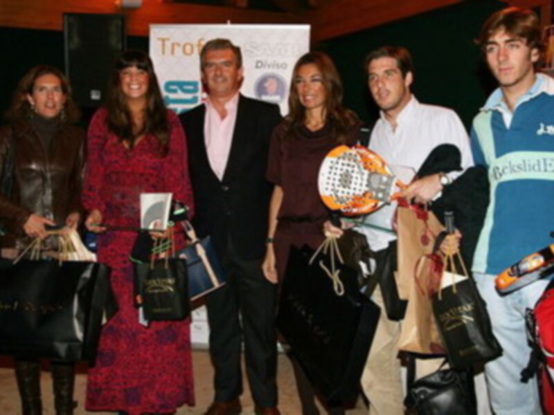 La Revista SURREALISTA, dirigida por Raquel Revuelta,finaliza con éxito la segunda edición de su Torneo de Padel, el Gran Trofeo SAAB