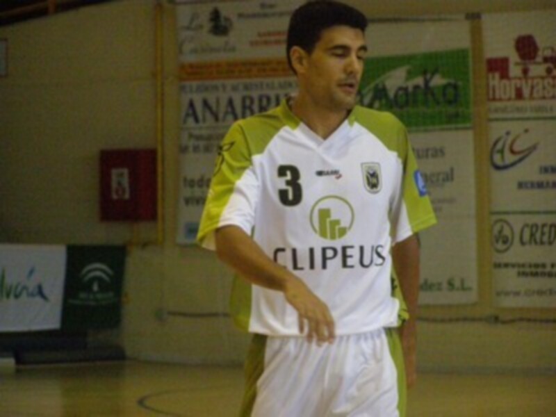 PARTIDO DE TRAMITE PARA UN CLIPEUS PLAGADO DE CANTERANOS