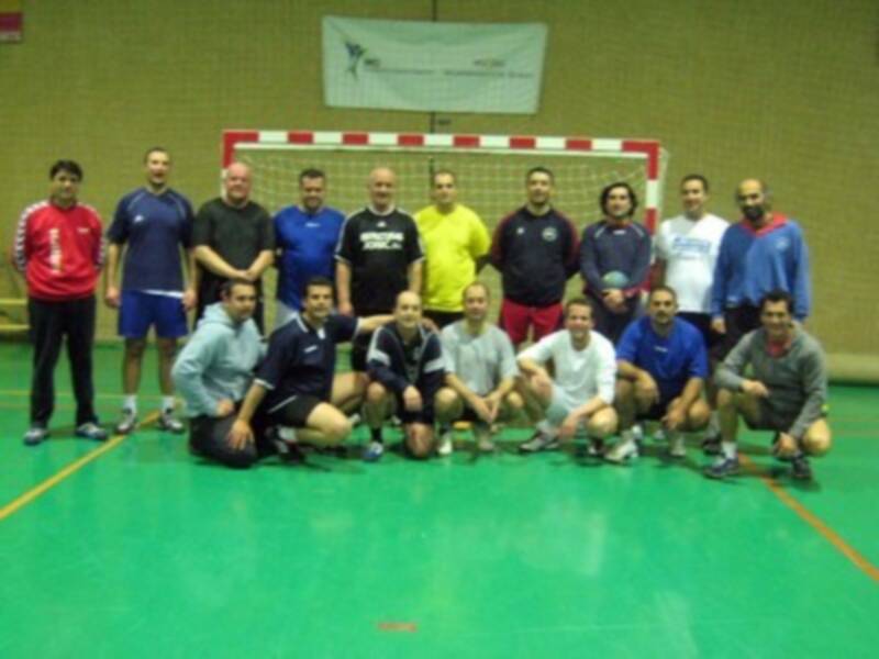 La selección sevillana, preparada para una jornada de convivencia en el I Torneo Andaluz de Veteranos de balonmano