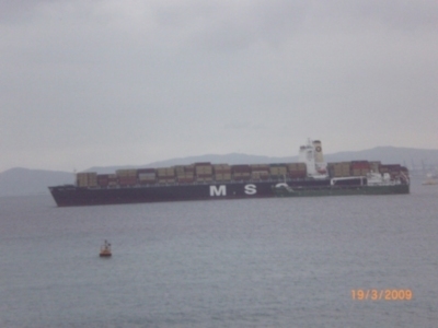 Atraca en la bahía de San Roque el mayor mercante de  contenedores del mundo.