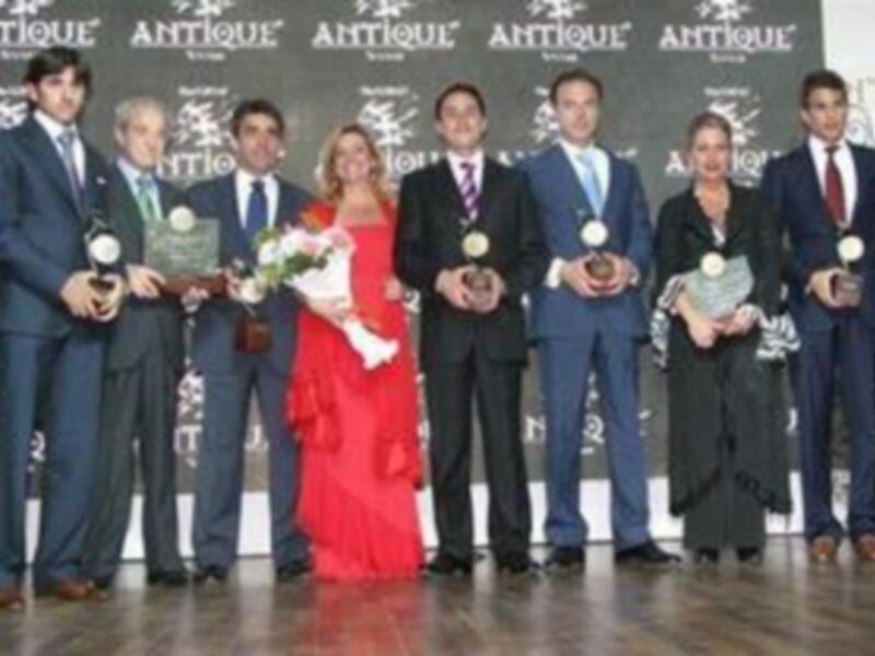Manzanares y Morantes triunfadores de la Feria de Abril recibio  trofeos Puerta del Príncipe que tradicionalmente otorga El Corte Inglés 