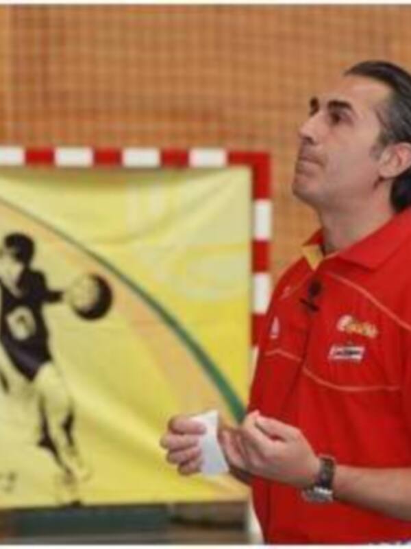Sergio Scariolo, broche de oro para el I Clinic FAB, de Sevilla
