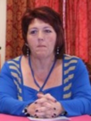 La Delegada de Vivienda anuncia en el video promocional socialista  de la gestión en los últimos dos años que la empresa municipal de vivienda Caepionis S.L. no había sido creada por Izquierda Unida.(Chipiona)