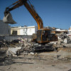 Continúan los trabajos de derribo de las viviendas del Matadero en Chipiona 