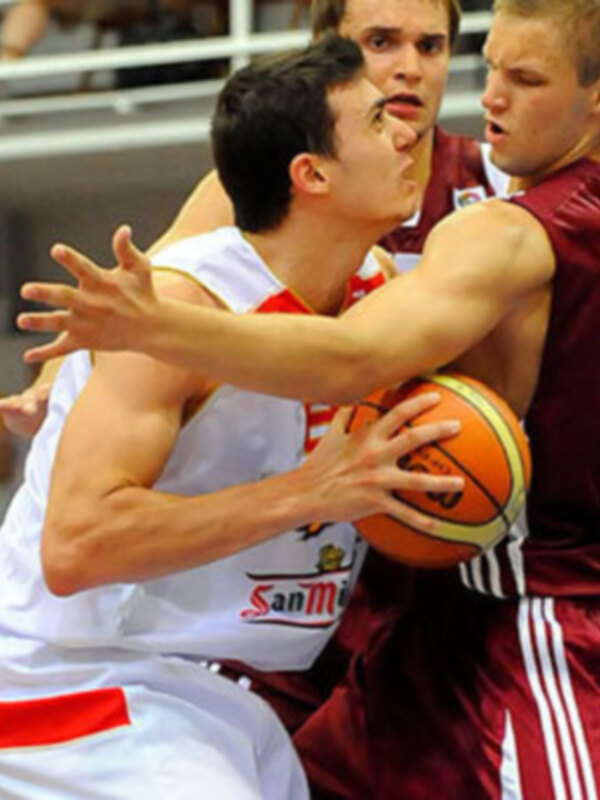 España no pudo remontar ante Grecia (67-70)