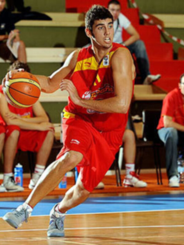 España supera a Francia y se mete en cuartos de final como primera de grupo (76-84)
