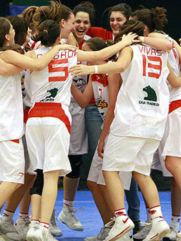 España consigue la cuarta medalla del verano 2009