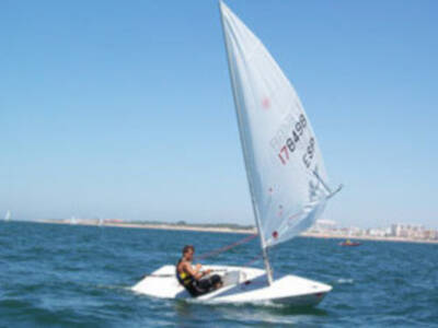 El chipionero Eduardo Bueno Campeón de España absoluto de Vela en Láser 4.7