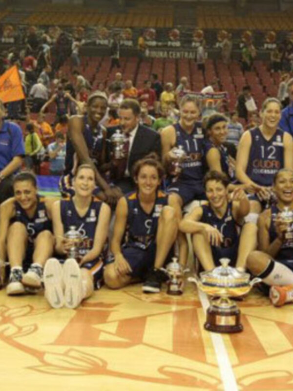 Ros Casares añade una SuperCopa más a su brillante historial (68-64)
