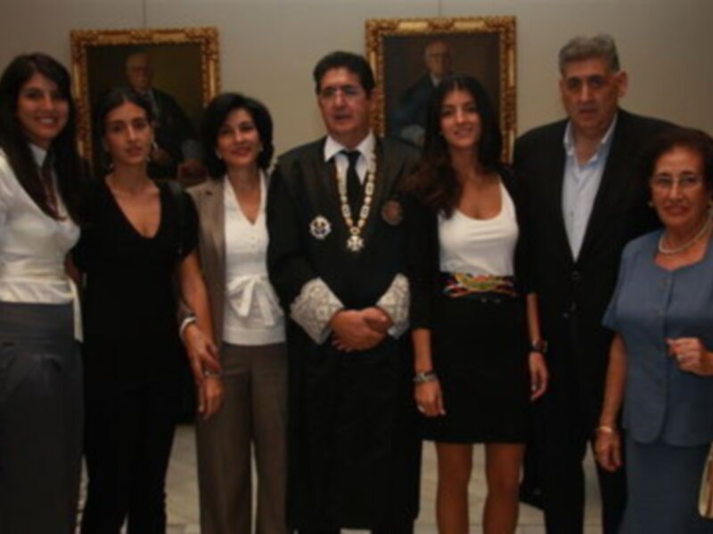 Impòsicion de la Cruz de Honor de San Raimundo de Peñafort al decano de los abogados de Sevilla , José Joaquín Gallardo