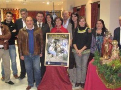 Mario Reyes, Isabel Fayos y Reyes Gallardo, presentados como Reyes Magos de Chipiona 2010.Paz Alarcon paje de Melchor.