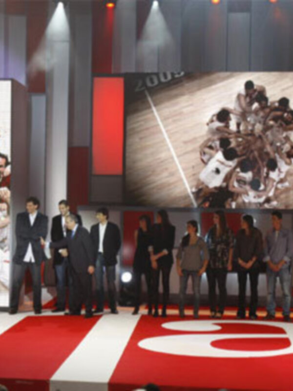Las Selecciones reciben el Premio AS y se lo dedican al baloncesto y a la memoria de Fernando Martín