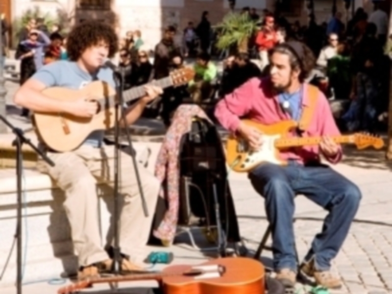 Sevilla acoge el primer concierto de Playing For Change a favor de la música callejera