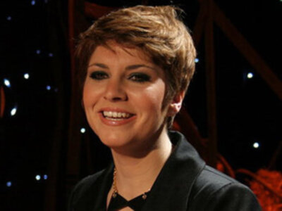 La actuacion de Pasion Vega suspendida el martes se ofrecera el domingo a las 12