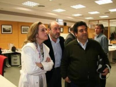 La Consejera de Medio Ambiente entregaba esta mañana al presidente de ADAD las resoluciones de los proyectos Endoñánate Y Gestión Sostenible