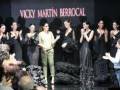 Vicky Martín Berrocal, diseñadora de moda flamenca, en un desfile de moda.