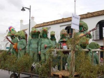 La cabalgata de carnaval puso el punto y final al fin de semana grande de la fiesta (Chipiona)