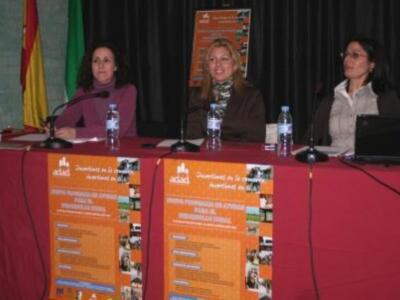 La alcaldesa señala la oportunidad de las ayudas de ADAD durante la presentación del nuevo programa de desarrollo comarcal en Carrión