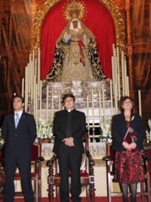 Isabel Fayos pronunció un emotivo pregón de la Semana Santa de triana 2010