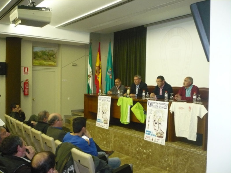 Presentado el cartel de la vigésimo quinta media maratón Costa de la Luz 
