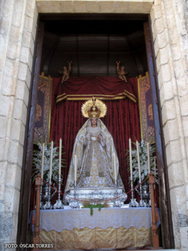  Altar de la Virgen de los Dolores de Chipiona con motivo del Corpusþ