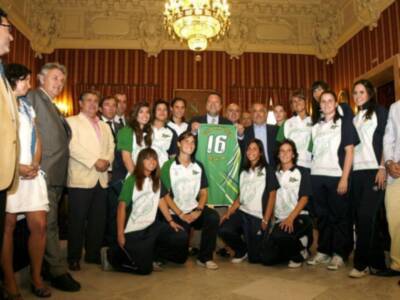 Recepción municipal al Club Náutico Sevilla, flamante equipo de la Liga Femenina 2 de baloncesto