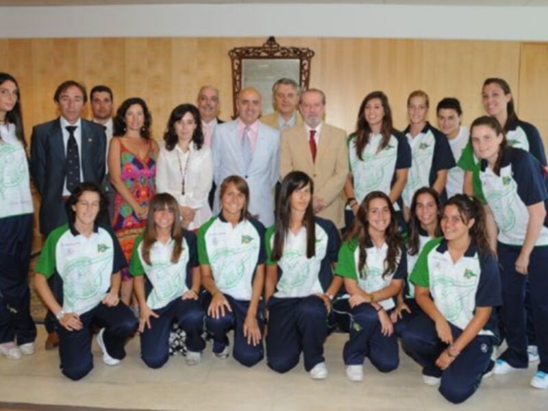 El presidente de la Diputación Provincial recibe al equipo de Liga Femenina 2 de baloncesto del Náutico
