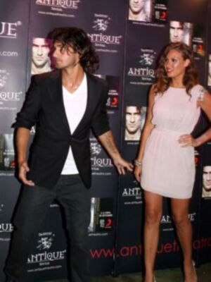 Jessica Bueno, pareja de Feliciano López reaparece tras su polémico romance, en la presentación del nuevo videoclip de Hugo Salazar.