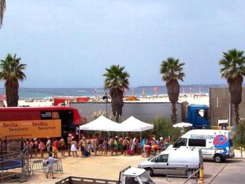 La provincia de Sevilla finaliza su recorrido promocional por las playas de portugal con gran éxito de público