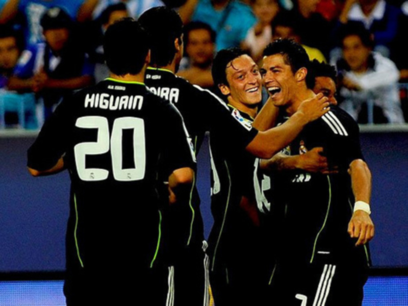 Real Madrid vence, convence y se coloca líder (Málaga 1-4 Real Madrid)