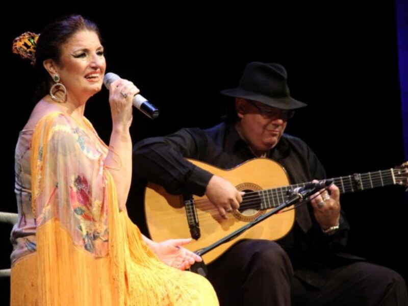 Ana Del Río, homenajea durante tres horas a Rafael de León, Maestro Solano y Manolo Garrido