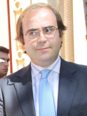 A la venta Zoido, destino Sevilla del periodista Carlos Navarro