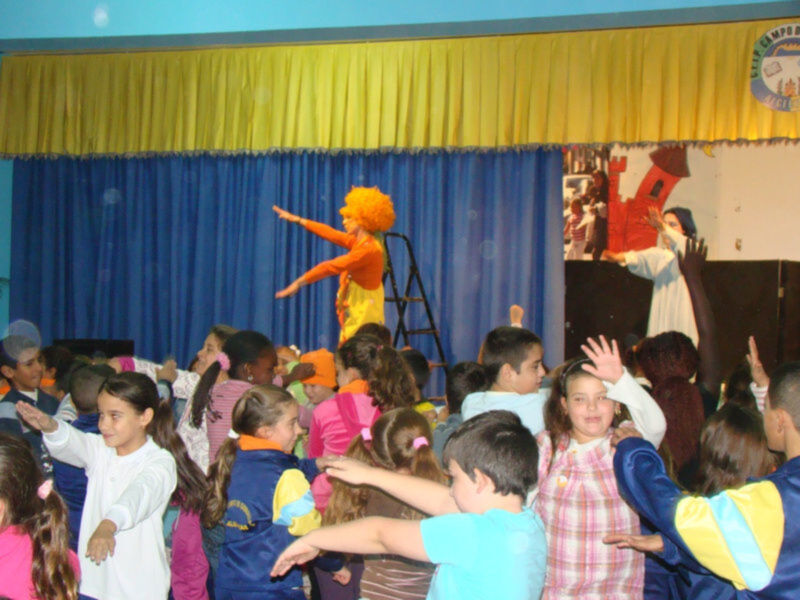 1057 alumnos/as  y 61 profesores participan en las actividades que el proyecto un barrio de tod@s organizó para el dio internacional del niño